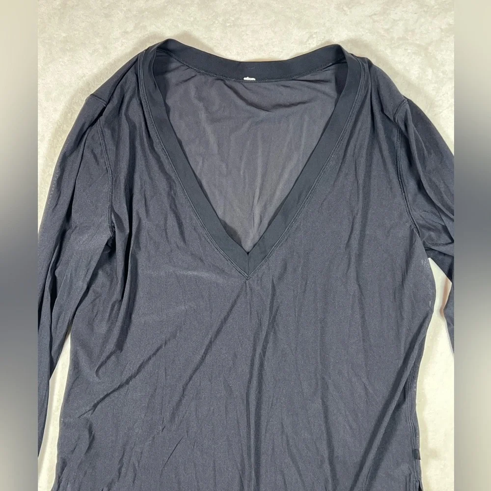Lululemon Size 8 Back in Action Black Deep V Performance Long Sleeve Shirt ALO